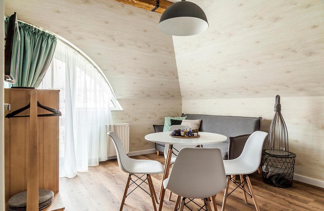 Harmonia Apartman Erkellyel Es Szaunaval Balatonfured Exterior photo